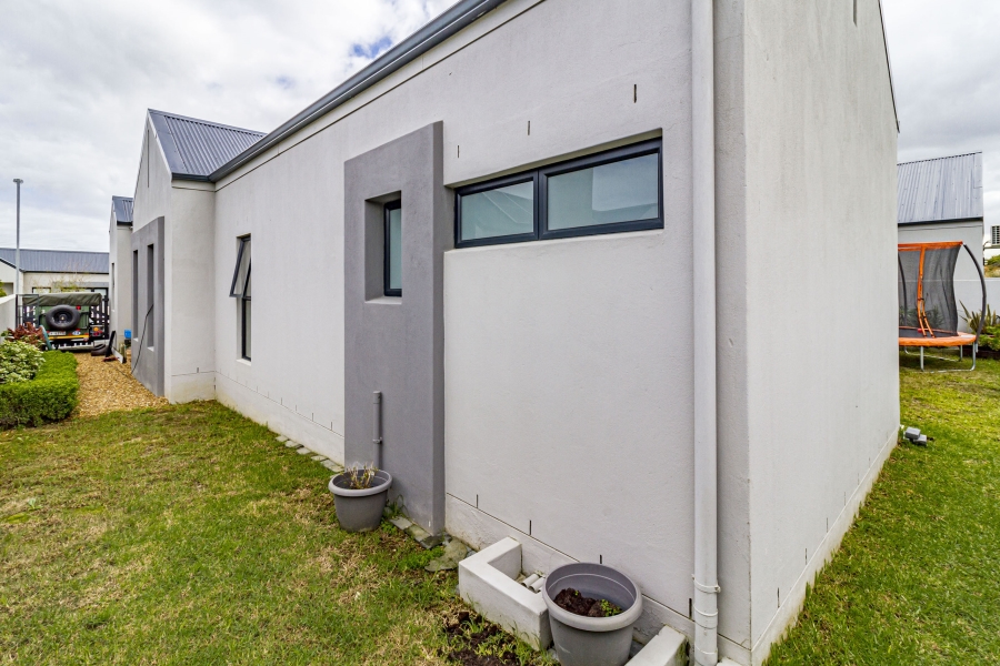 3 Bedroom Property for Sale in Aan de Wijnlanden Western Cape